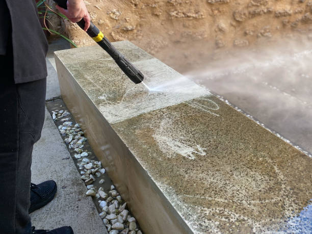Best Deck Pressure Washing  in Chigan Center, MI