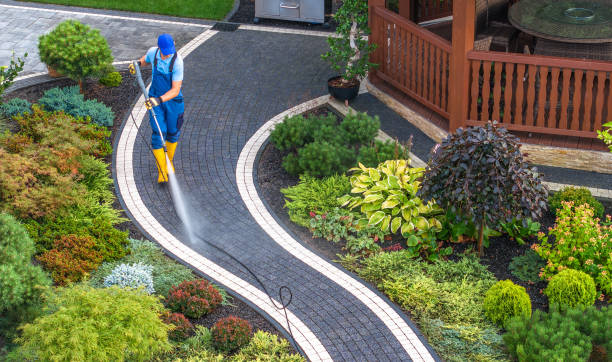 Best Garage Pressure Washing  in Chigan Center, MI